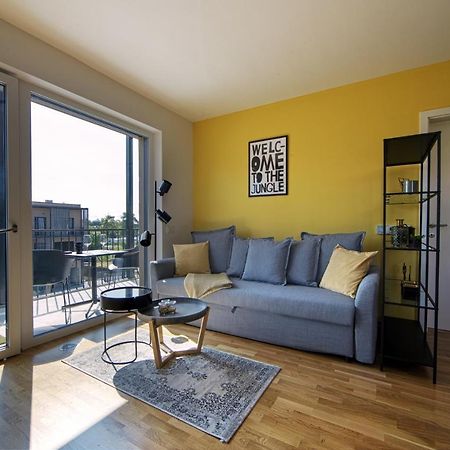 Jungle Mesh Lux Apartment بليد المظهر الخارجي الصورة