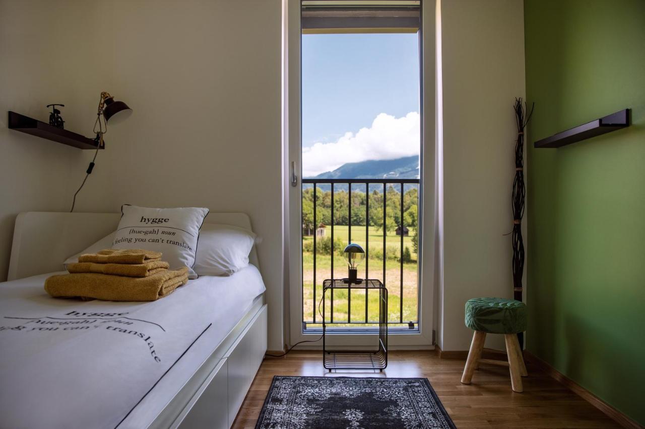 Jungle Mesh Lux Apartment بليد المظهر الخارجي الصورة